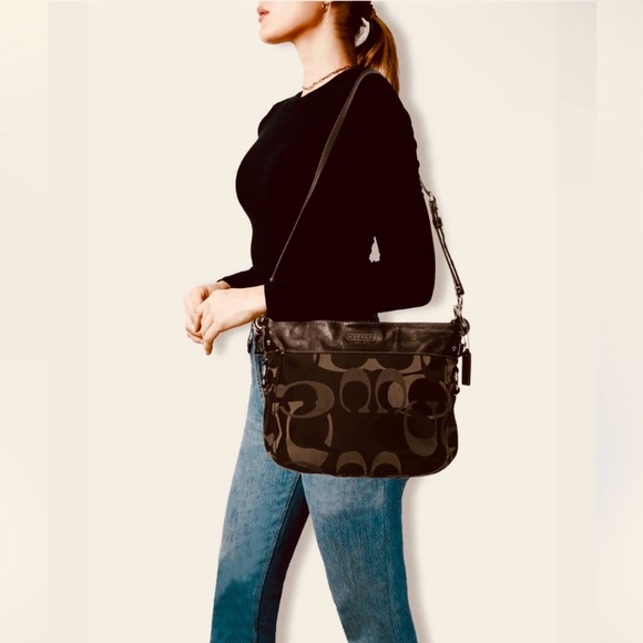 Coach F14710 Lg Zoe Optic Convertible Signature Logo Canvas & Patent Leather - Picture 16 of 16